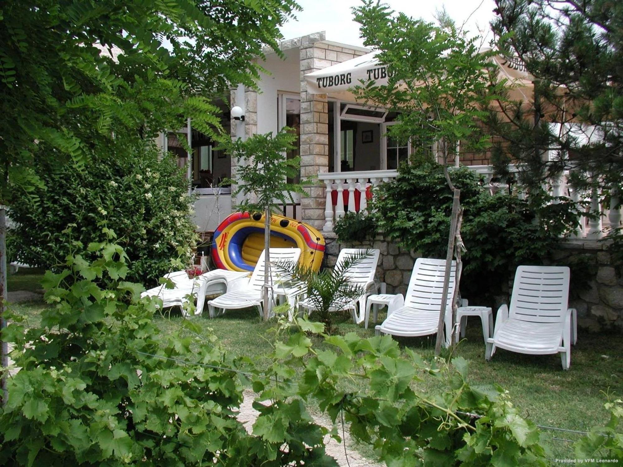 Tonino Apartments Pag Town Esterno foto